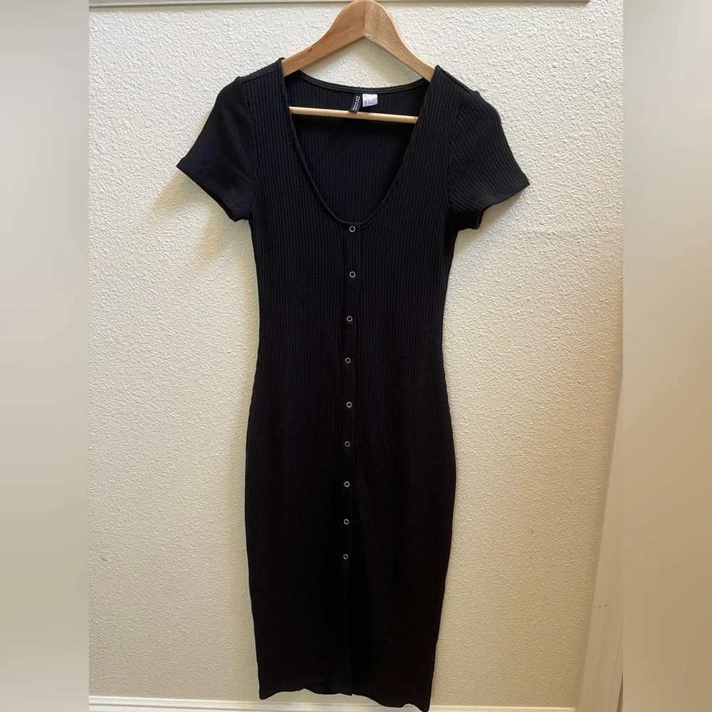 Black Ribbed Button-Down Dress - Picture 2 of 3